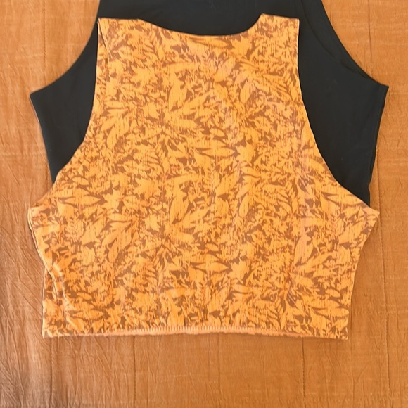 REI Crop Sports Top Bundle size large - Picture 4 of 6